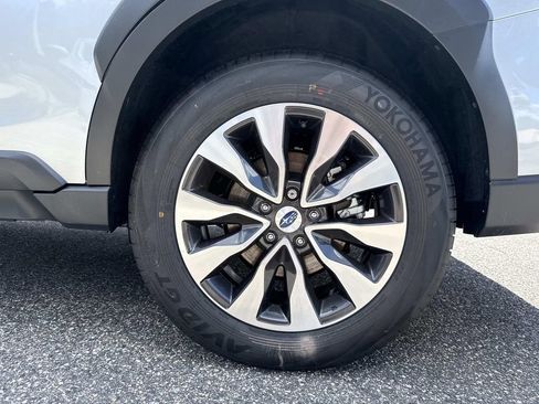 New 2025 Subaru Outback Limited image 10