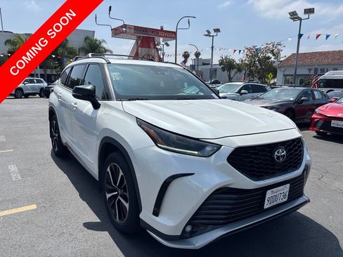 Used 2021 Toyota Highlander XSE AWD/4WD image 1