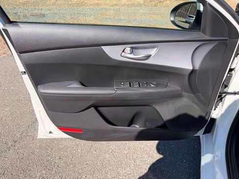 Used 2024 Kia Forte LXS image 17