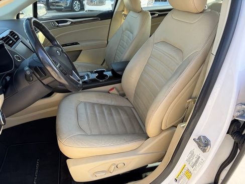 Used 2014 Ford Fusion SE w/ Equipment Group 202A image 10