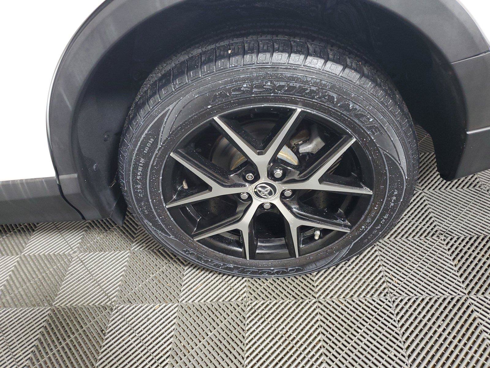 Used 2016 Toyota RAV4 SE FWD image 11