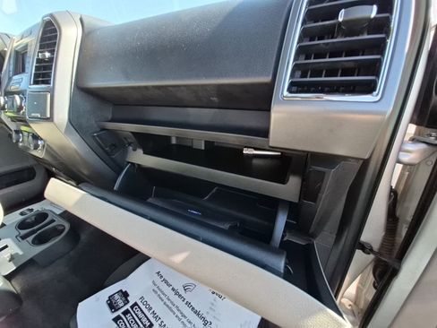 Used 2015 Ford F150 XLT image 38