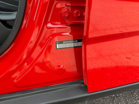 Used 2025 Kia Soul LX w/ LX Technology Package image 27