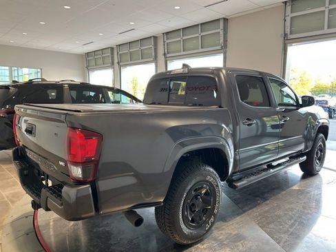 Used 2022 Toyota Tacoma SR image 8