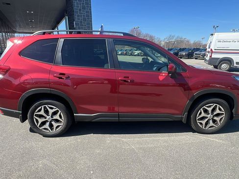 Used 2021 Subaru Forester Premium AWD/4WD image 8