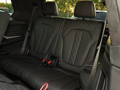 Used 2021 BMW X7 M50i image 33