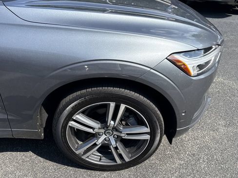 Used 2019 Volvo XC60 T6 Momentum w/ Multimedia Package AWD/4WD image 6