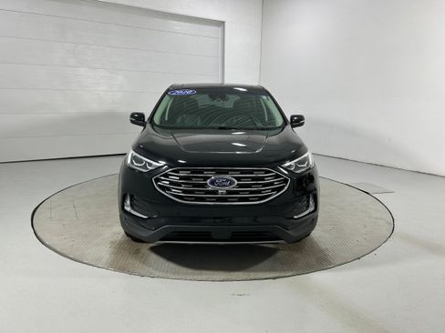 Used 2020 Ford Edge Titanium w/ Equipment Group 301A AWD/4WD image 18