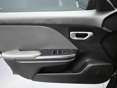 Used 2025 Kia K4 FWD image 8