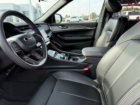 New 2026 Jeep Grand Cherokee L Limited w/ Limited Altitude Package image 9