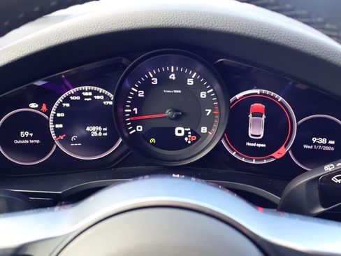 Certified 2023 Porsche Cayenne Platinum Edition image 16