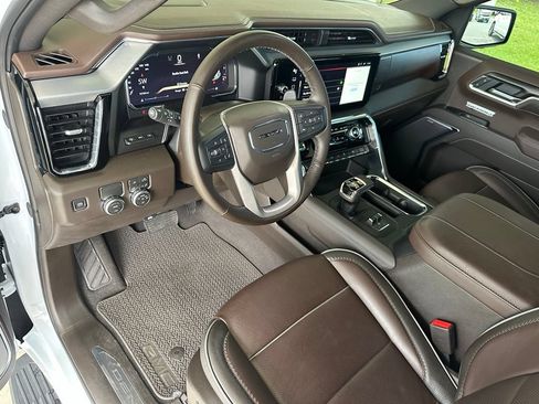 Used 2026 GMC Sierra 1500 Denali w/ Technology Package RWD image 14