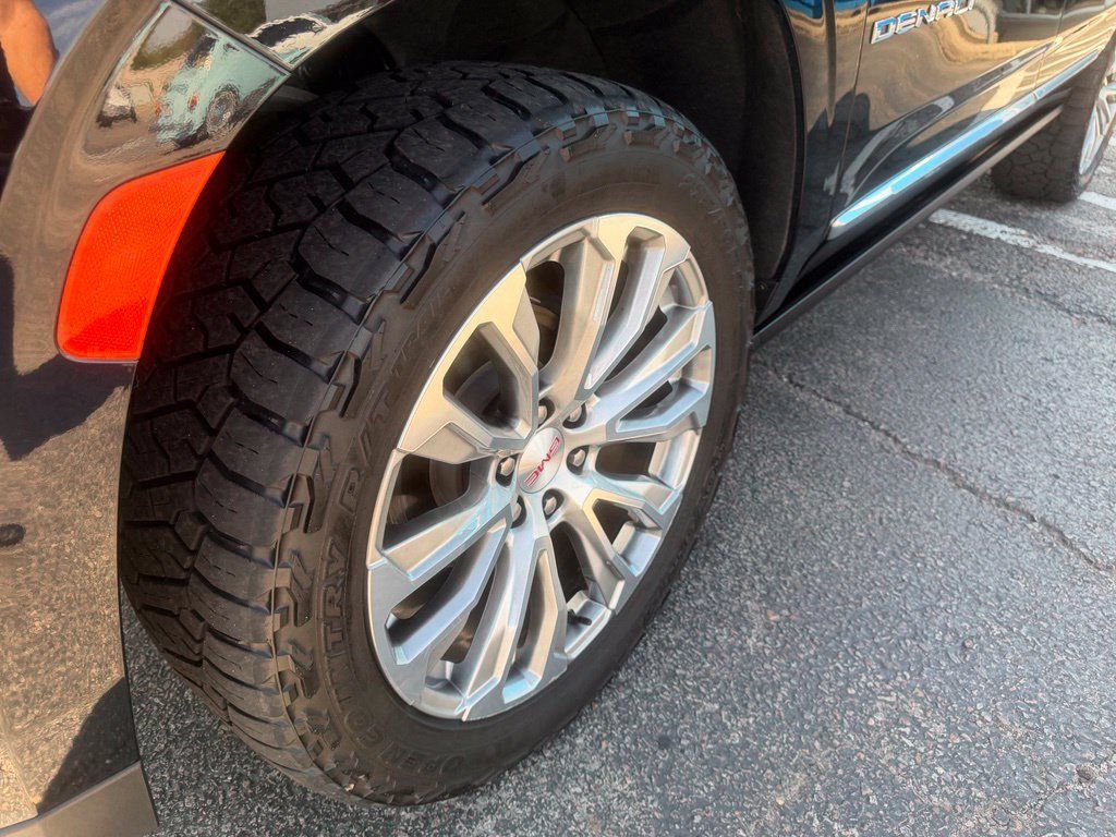 Used 2023 GMC Yukon Denali AWD/4WD image 10