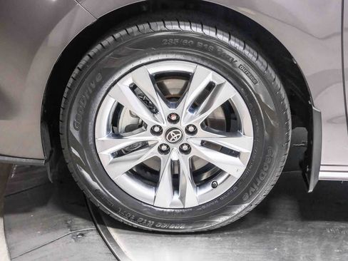 Used 2024 Toyota Sienna XLE w/ XLE Plus Package image 10