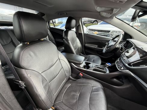 Used 2018 Chevrolet Volt Premier w/ Driver Confidence Package image 9