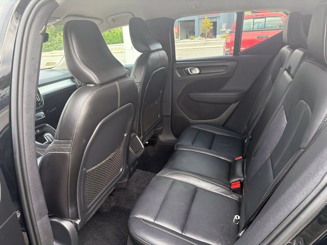 Used 2020 Volvo XC40 T5 Momentum AWD/4WD image 15