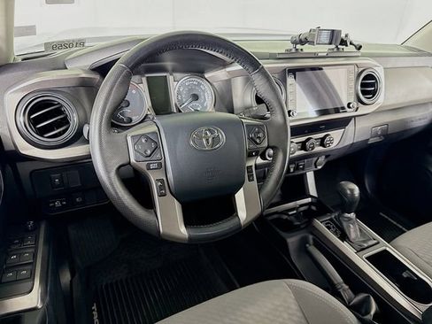Used 2020 Toyota Tacoma SR5 image 7