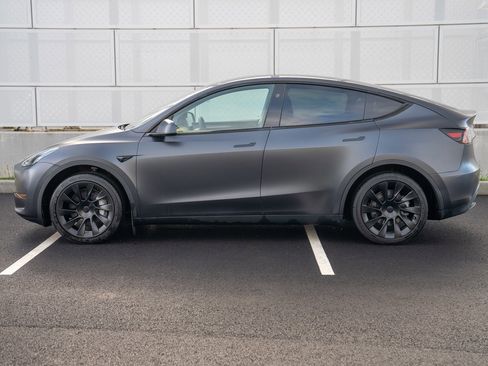 Used 2024 Tesla Model Y Long Range image 2