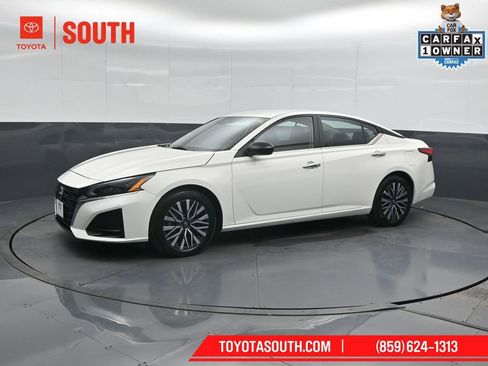 Used 2025 Nissan Altima 2.5 SV FWD image 7