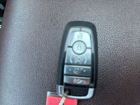 Used 2023 Ford Expedition Limited AWD/4WD image 29