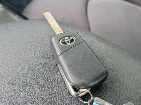 Used 2020 Toyota Camry LE FWD image 32