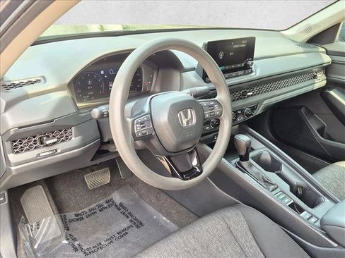 Used 2024 Honda Accord EX image 10