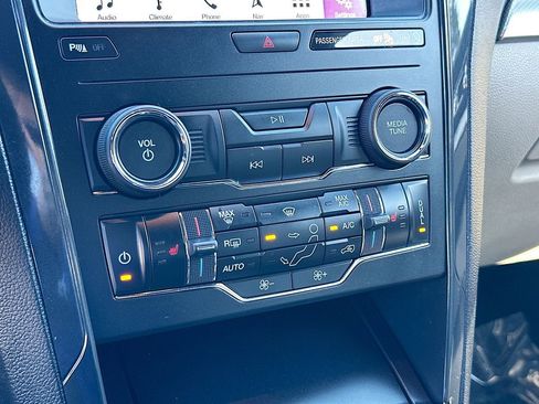 Used 2019 Ford Explorer XLT w/ Equipment Group 202A image 16