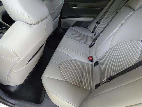 Used 2023 Toyota Camry SE FWD image 9