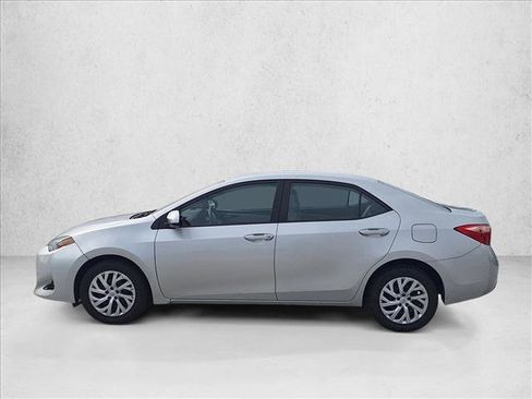 Used 2018 Toyota Corolla LE image 8