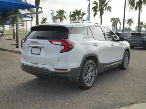 Used 2024 GMC Terrain SLT AWD/4WD image 5