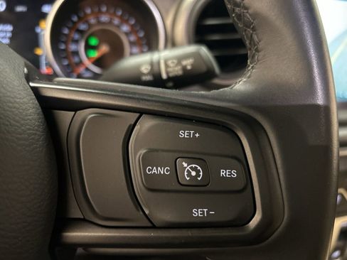 Used 2022 Jeep Wrangler Willys image 20