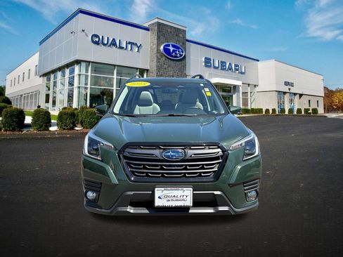 Used 2023 Subaru Forester Limited AWD/4WD image 6