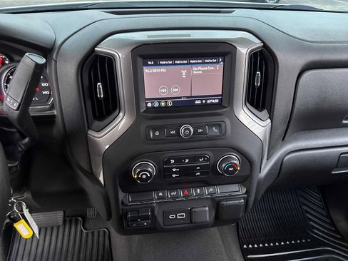 Used 2021 Chevrolet Silverado 1500 Custom image 17