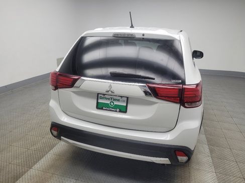 Used 2016 Mitsubishi Outlander SE AWD/4WD image 7