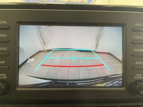 Used 2019 Toyota RAV4 XLE w/ Convenience Package AWD/4WD image 4
