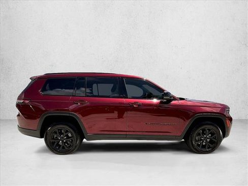 Used 2025 Jeep Grand Cherokee L Altitude RWD image 4