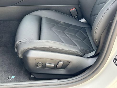 Certified 2025 BMW 530i xDrive w/ Premium Package image 11