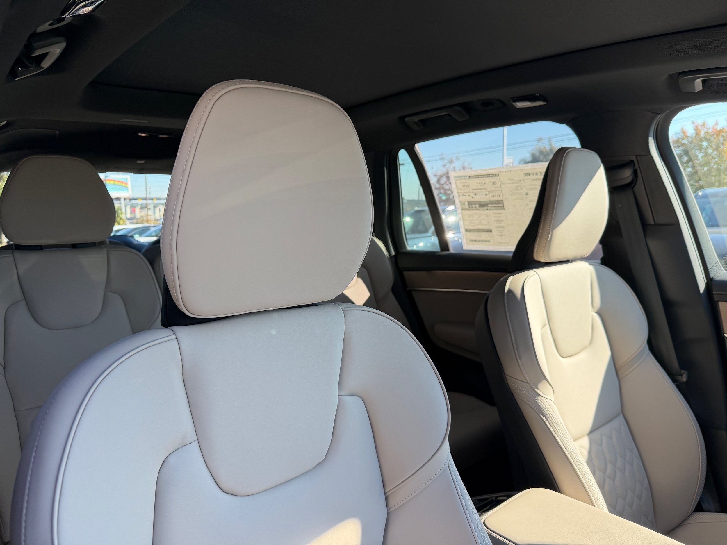 New 2026 Volvo XC90 T8 Plus w/ Protection Package Premier AWD/4WD image 9