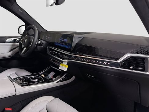 New 2027 BMW X7 xDrive40i w/ M Sport Package AWD/4WD image 30