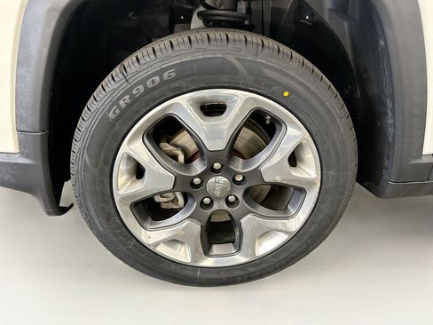 Used 2018 Jeep Compass Limited AWD/4WD image 34