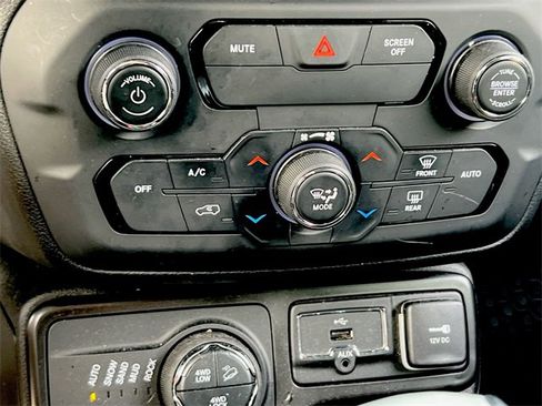 Used 2020 Jeep Renegade Trailhawk image 15