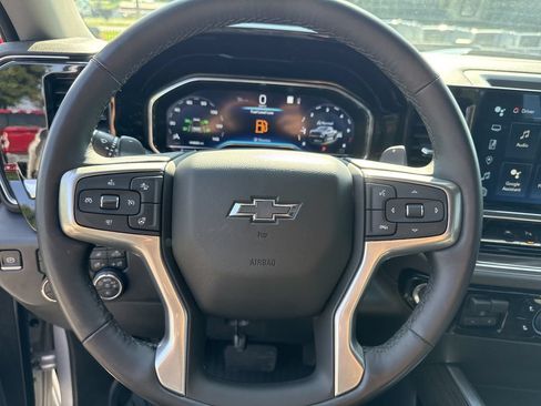 Used 2022 Chevrolet Silverado 1500 LT Trail Boss w/ LT Trail Boss Premium Package AWD/4WD image 23