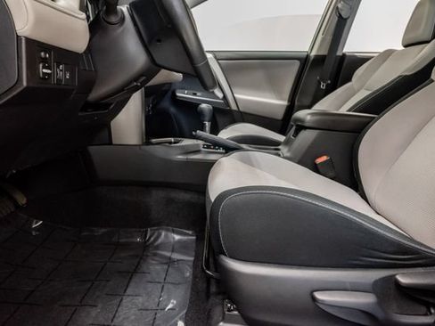 Used 2018 Toyota RAV4 XLE w/ Plus Extra Value Package FWD image 12