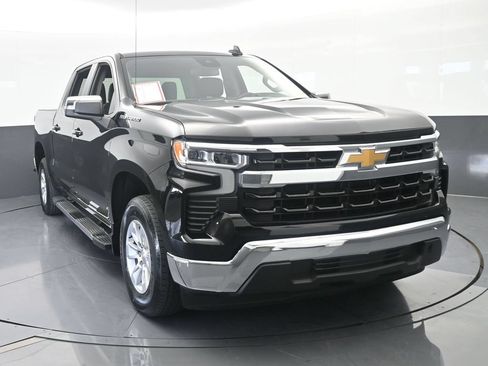 Used 2024 Chevrolet Silverado 1500 LT RWD image 9