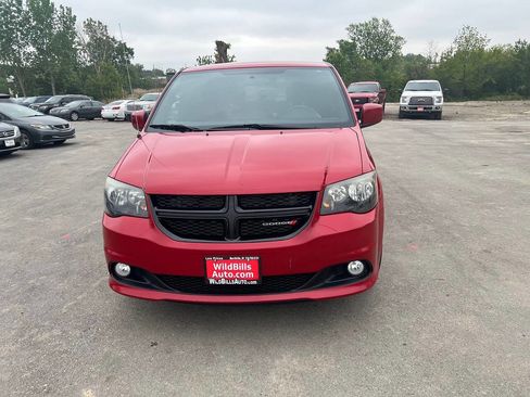 Used 2014 Dodge Grand Caravan SXT w/ Blacktop Package FWD image 2