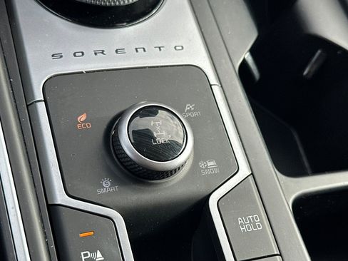 Certified 2023 Kia Sorento EX AWD/4WD image 32