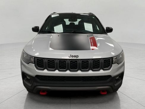 Used 2025 Jeep Compass Trailhawk AWD/4WD image 10