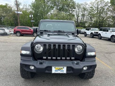 Used 2020 Jeep Gladiator Sport w/ Quick Order Package 24S AWD/4WD image 2
