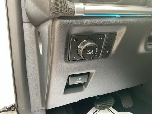 Used 2025 Ford Expedition Max Platinum AWD/4WD image 28
