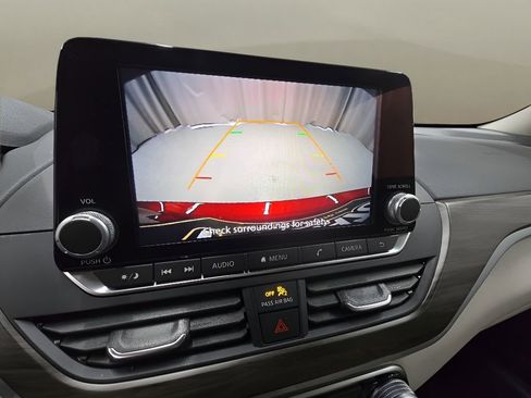 Used 2025 Nissan Altima 2.5 SV FWD image 25